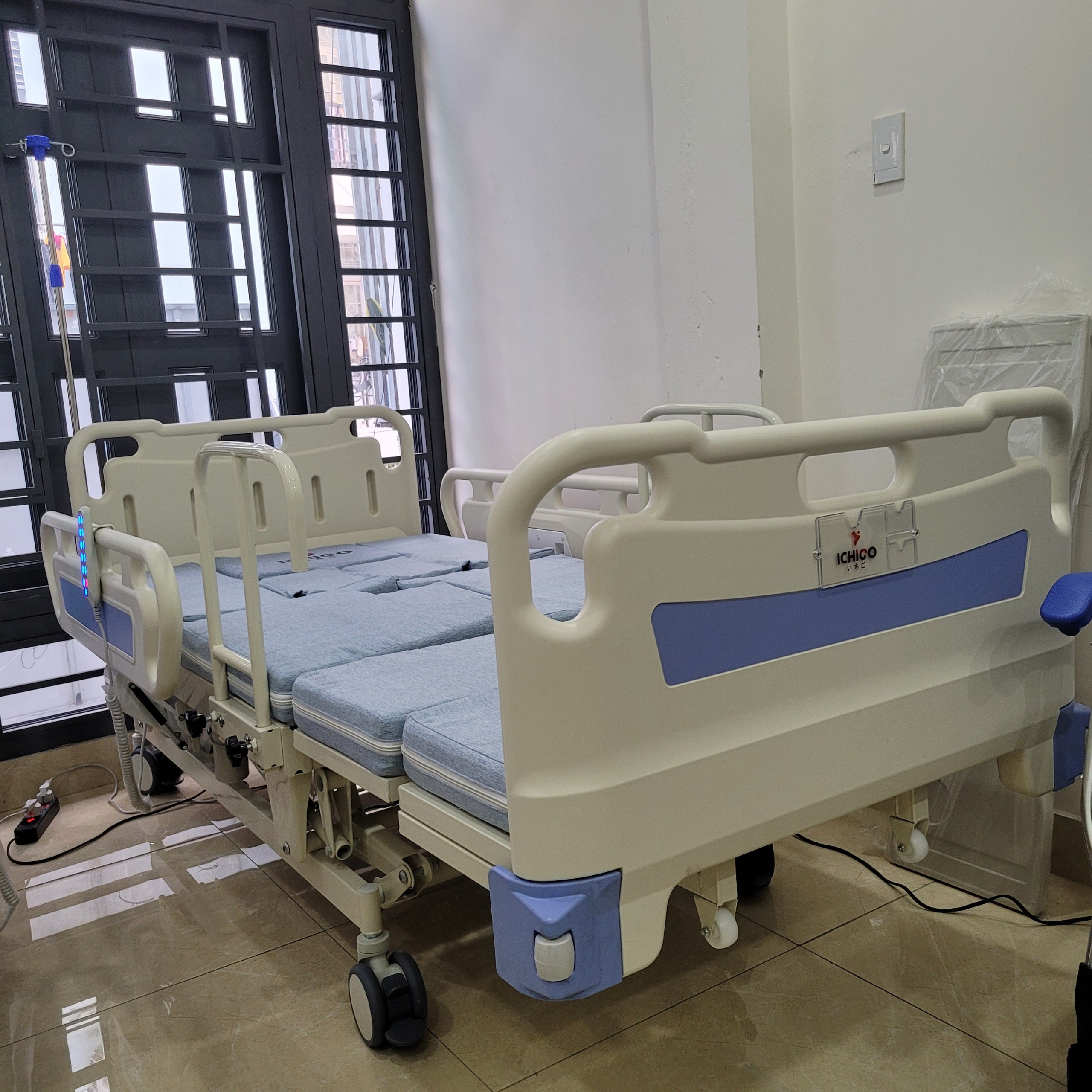 Giường bệnh nhân cao cấp ICHIGO HB-07E