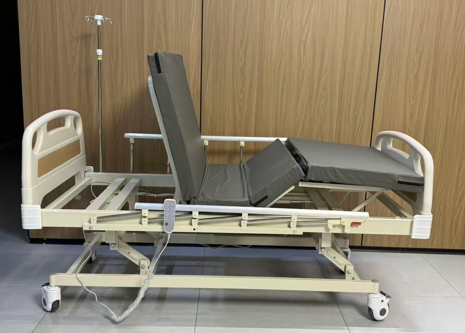 Giường y tế điện 3 chức năng GBM-091EF